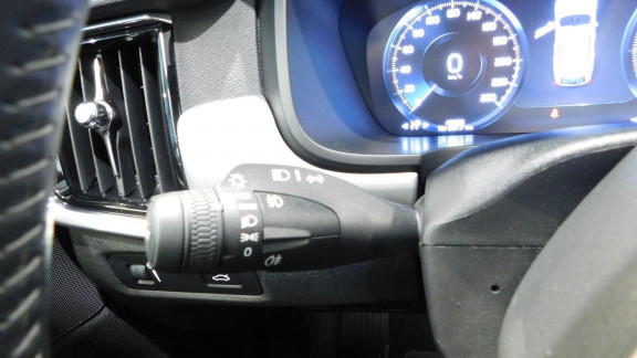 VOLVO-V90-D3 ADBLUE 150CH MOMENTUM GEARTRONIC