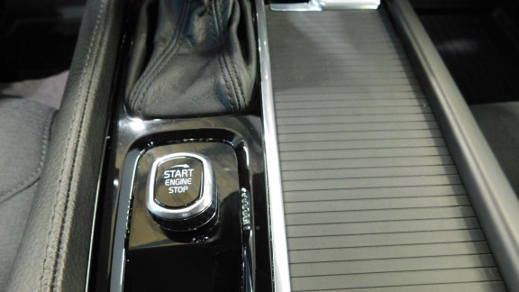 VOLVO-V90-D3 ADBLUE 150CH MOMENTUM GEARTRONIC