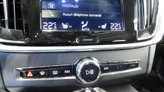 VOLVO-V90-D3 ADBLUE 150CH MOMENTUM GEARTRONIC