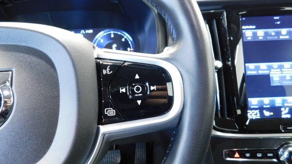 VOLVO-V90-D3 ADBLUE 150CH MOMENTUM GEARTRONIC