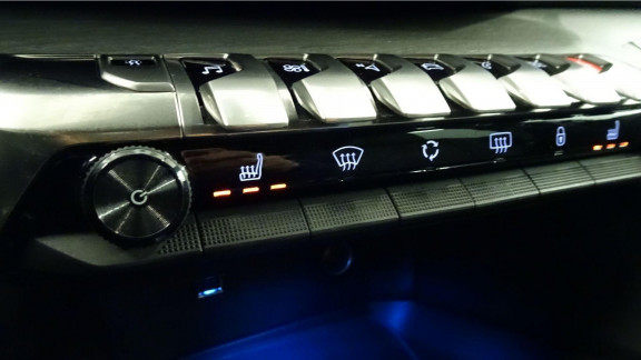 PEUGEOT-3008-2.0 BLUEHDI 180CH S&S GT EAT8