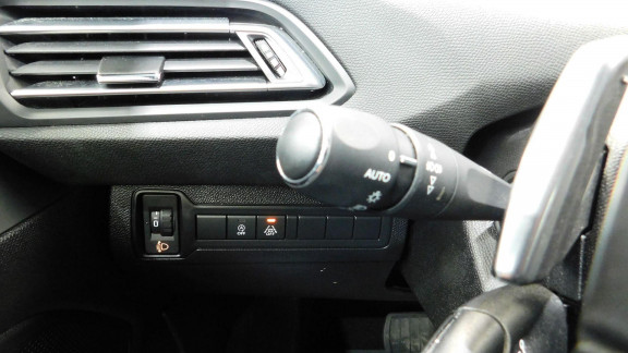 PEUGEOT-308-1.2 PURETECH 130CH S&S ALLURE EAT8