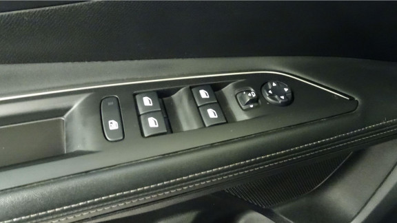 PEUGEOT-3008-1.5 BLUEHDI 130CH E6.C ALLURE S&S  6CV