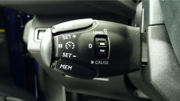 PEUGEOT-3008-1.5 BLUEHDI 130CH E6.C ALLURE S&S  6CV