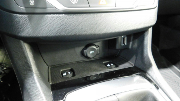 PEUGEOT-308-1.2 PURETECH 130CH E6.C S&S ACTIVE