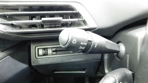 PEUGEOT-3008-1.5 BLUEHDI 130CH E6.C ALLURE S&S