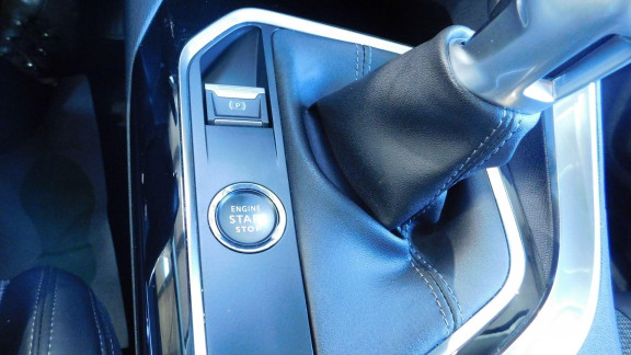 PEUGEOT-3008-1.5 BLUEHDI 130CH E6.C ALLURE S&S