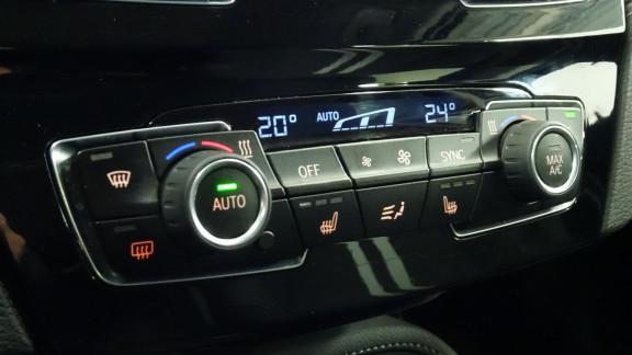 BMW-X1- sDrive 18d F48 Sport