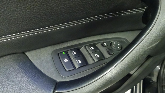 BMW-X1- sDrive 18d F48 Sport