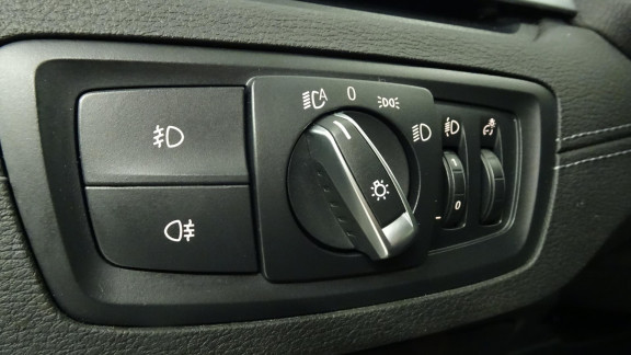 BMW-X1- sDrive 18d F48 Sport