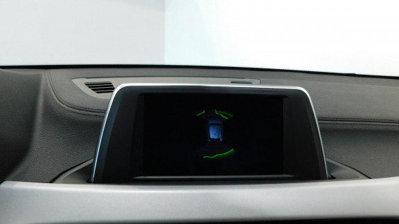 BMW-X2- sDrive 18d - BVA - S&S  F39 Business Design 