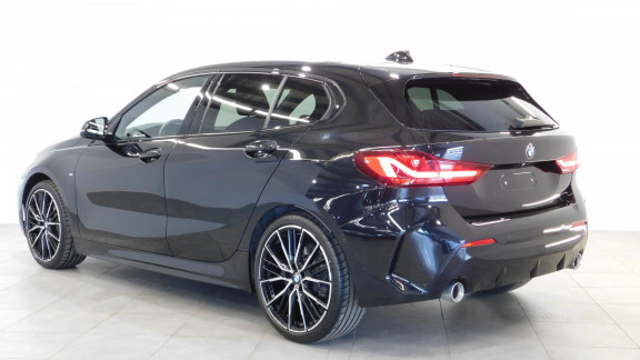 BMW-SERIE 1-120d xDrive - BVA Sport  BERLINE F40 M Sport 