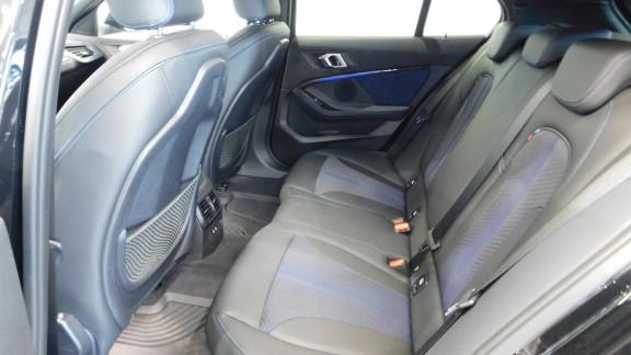 BMW-SERIE 1-120d xDrive - BVA Sport  BERLINE F40 M Sport 