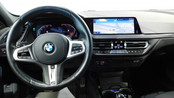 BMW-SERIE 1-120d xDrive - BVA Sport  BERLINE F40 M Sport 