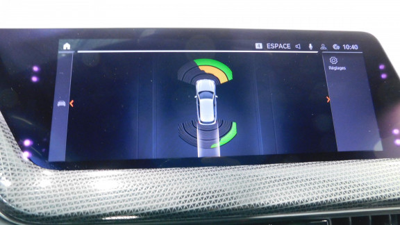 BMW-SERIE 1-120d xDrive - BVA Sport  BERLINE F40 M Sport 