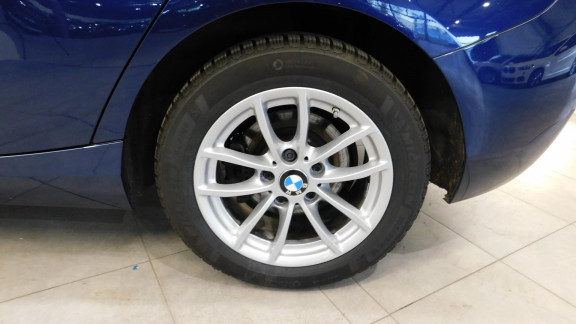 BMW-SERIE 1-118d  BERLINE F20 LCI Lounge PHASE 2