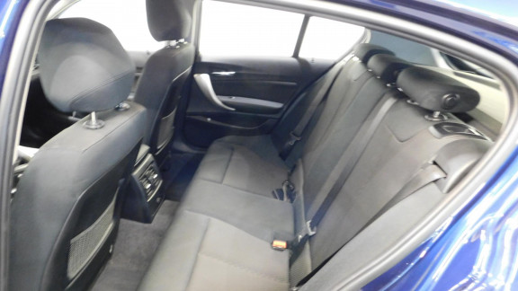 BMW-SERIE 1-118d  BERLINE F20 LCI Lounge PHASE 2