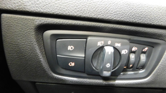 BMW-SERIE 1-118d  BERLINE F20 LCI Lounge PHASE 2