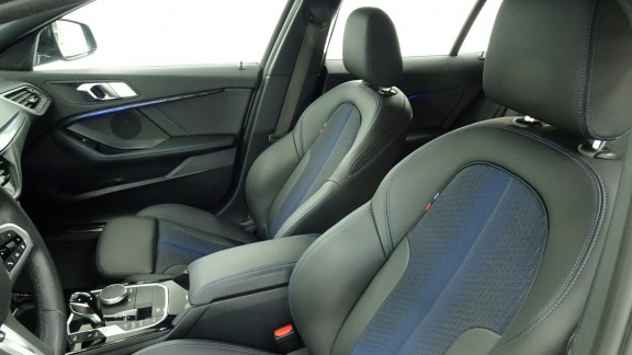 BMW-SERIE 1-118i - BV DKG  BERLINE F40 M Sport 