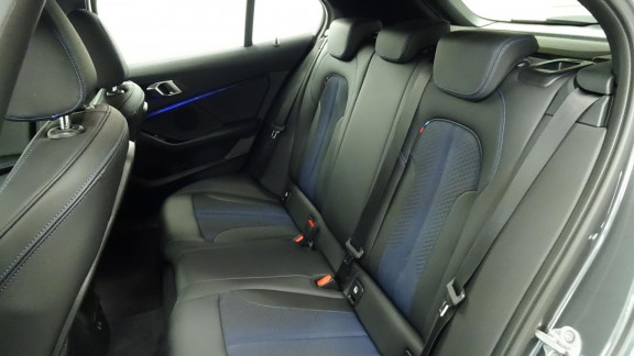 BMW-SERIE 1-118i - BV DKG  BERLINE F40 M Sport 