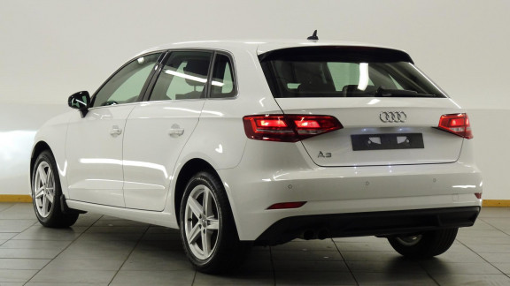 AUDI-A3- Sportback 1.5 35 TFSI CoD -150  8V SPORTBACK Business Line PHASE 2