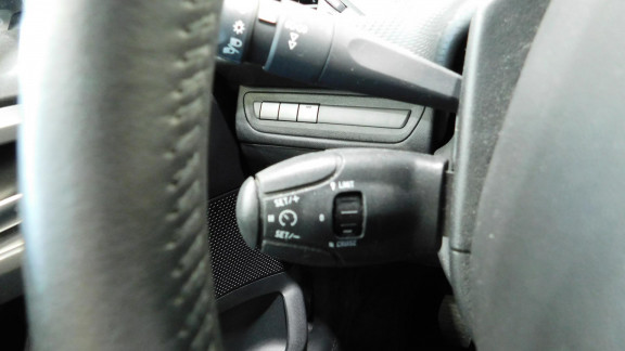 PEUGEOT-2008- 1.2i PureTech 12V S&S - 82  Active PHASE 2