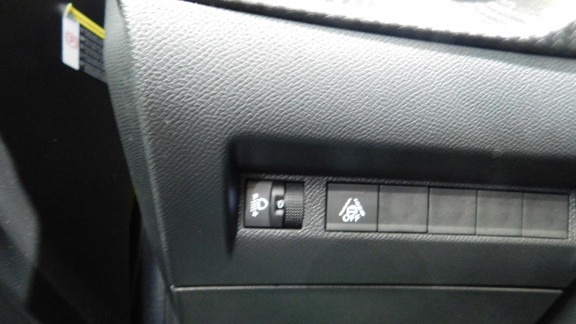 PEUGEOT-208- 1.2i PureTech 12V S&S - 100  II 2019 BERLINE Allure 