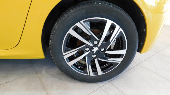 PEUGEOT-208- 1.2i PureTech 12V S&S - 100  II 2019 BERLINE Allure 