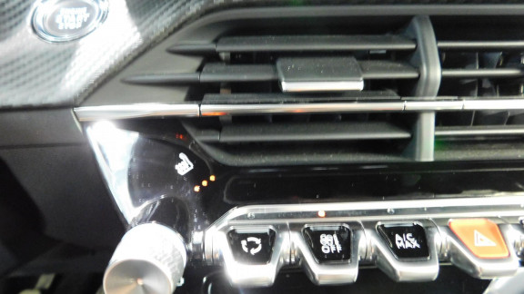 PEUGEOT-208- 1.2i PureTech 12V S&S - 100  II 2019 BERLINE Allure 