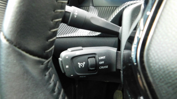 PEUGEOT-208- 1.2i PureTech 12V S&S - 100  II 2019 BERLINE Allure 