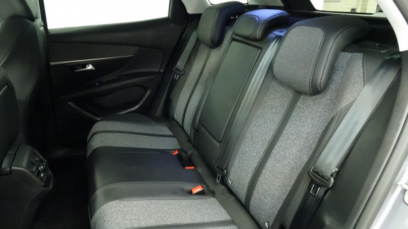 PEUGEOT-3008- 1.5 BlueHDi S&S - 130ch Allure Business