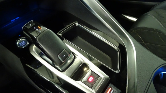 PEUGEOT-5008- 2.0 BlueHDi S&S 180CH GT EAT8