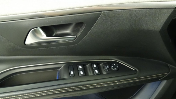 PEUGEOT-5008- 2.0 BlueHDi S&S 180CH GT EAT8