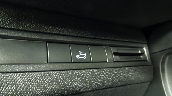 PEUGEOT-5008- 2.0 BlueHDi S&S 180CH GT EAT8