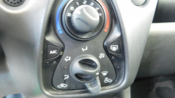 PEUGEOT-108- 1.0 VTi - 72 S&S  BERLINE Like 