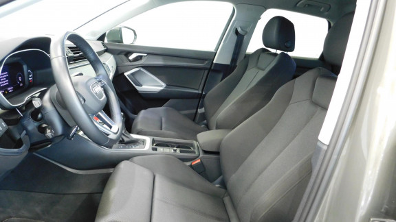 AUDI-Q3- 1.4 45 TFSI e - 245 - BV S-Tronic 6 Design 