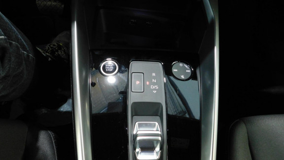 AUDI-A3- Sportback 2.0 35 TDI - 150 - BV S-Tronic 7  8Y SPORTBACK S line 