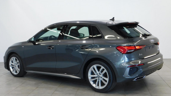 AUDI-A3- Sportback 2.0 35 TDI - 150 - BV S-Tronic 7  8Y SPORTBACK S line 