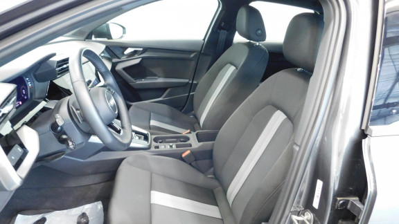 AUDI-A3- Sportback 2.0 35 TDI - 150 - BV S-Tronic 7  8Y SPORTBACK S line 