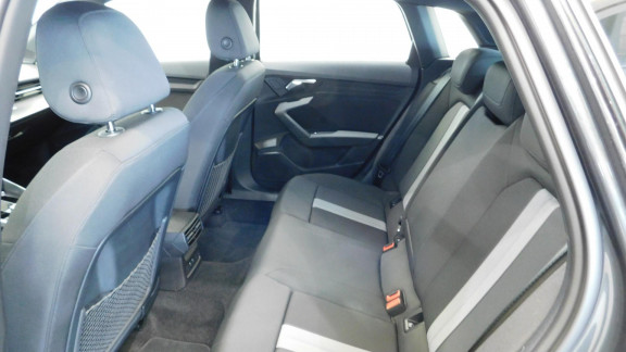 AUDI-A3- Sportback 2.0 35 TDI - 150 - BV S-Tronic 7  8Y SPORTBACK S line 