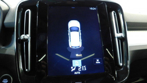 VOLVO-XC40- D3 AdBlue - 150  Momentum PHASE 1