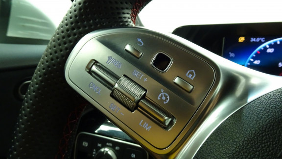 MERCEDES-CLASSE A-A180 W177 AMG Line 