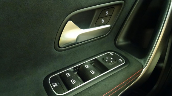 MERCEDES-CLASSE A-A180 W177 AMG Line 