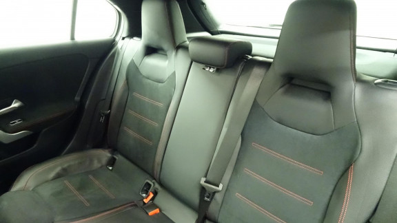 MERCEDES-CLASSE A-A180 W177 AMG Line 