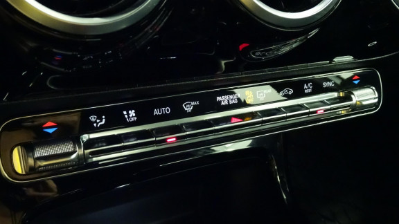 MERCEDES-CLASSE A-A180 W177 AMG Line 