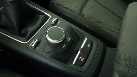 AUDI-Q2-30 TFSI - 116  Sport