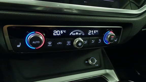 AUDI-Q3-35 TFSI 150 BUSINESS LINE S TRONIC 7