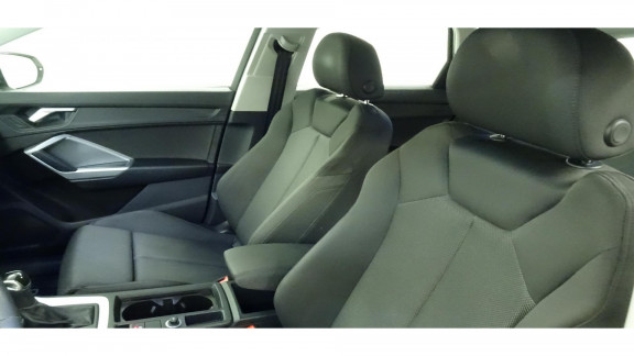 AUDI-Q3-35 TFSI 150 BUSINESS LINE S TRONIC 7