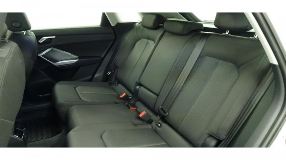 AUDI-Q3-35 TFSI 150 BUSINESS LINE S TRONIC 7