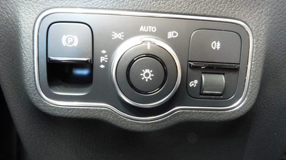 MERCEDES-CLASSE B-B 180 - BV 7G-DCT  BERLINE - BM 247 AMG Line 